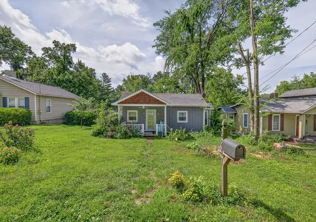 Photo 2 of Single family home for sale at 5207 Park Ave, Nashville, TN 37209 | MLS# 3304781 | Listing updated on 2026-09-05