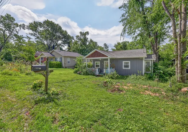 Photo 3 of Single family home for sale at 5207 Park Ave, Nashville, TN 37209 | MLS# 3304781 | Listing updated on 2026-09-05