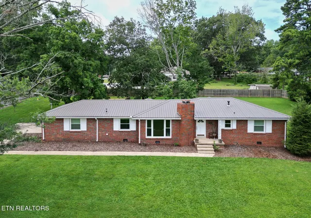 1st image of 112 S Hummingbird Lane, Dickson, TN 37055 | MLS# 3304775