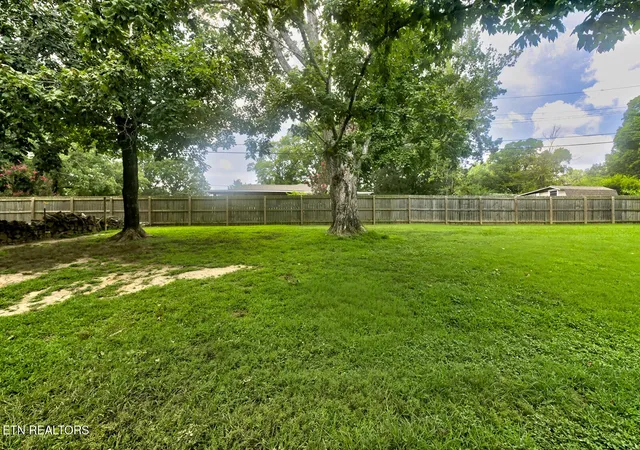 2nd image of 112 S Hummingbird Lane, Dickson, TN 37055 | MLS# 3304775