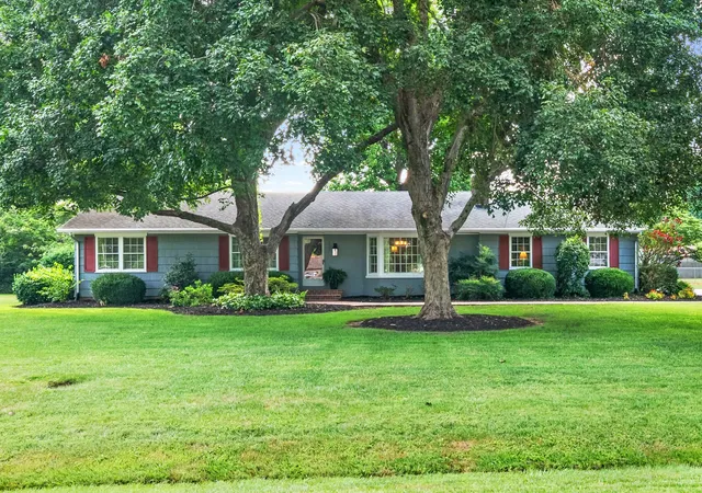 1st image of 320 Skyline Park Dr, Hopkinsville, KY 42240 | MLS# 3306022