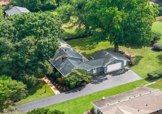 3rd image of 320 Skyline Park Dr, Hopkinsville, KY 42240 | MLS# 3306022