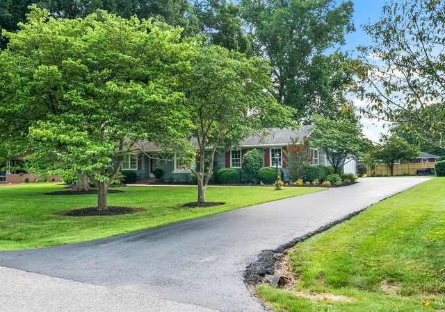 4th image of 320 Skyline Park Dr, Hopkinsville, KY 42240 | MLS# 3306022
