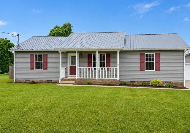 1st image of 383 Strawberry Dr, Winchester, TN 37398 | MLS# 3305076