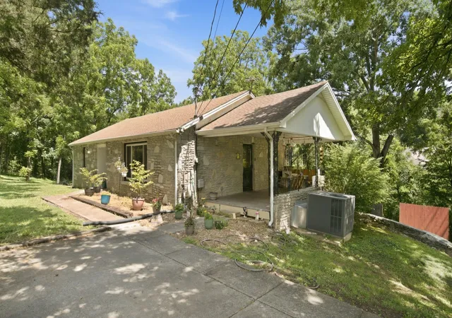 5th image of 215 Wallace Dr, Fayetteville, TN 37334 | MLS# 3306235