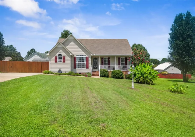 1st image of 5 Summerfield Dr, Fayetteville, TN 37334 | MLS# 3309084