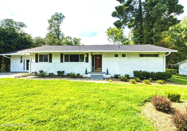 1st image of 6919 Dorchester Dr, Knoxville, TN 37909 | MLS# 3304825