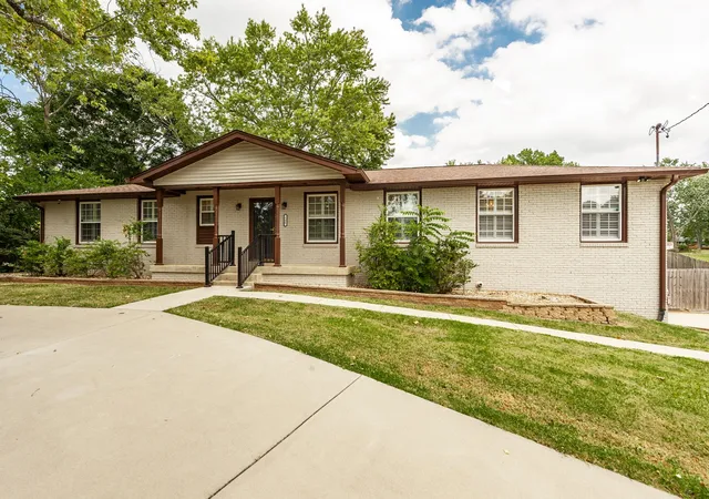 2nd image of 140 La Plaza Dr, Hendersonville, TN 37075 | MLS# 3519233