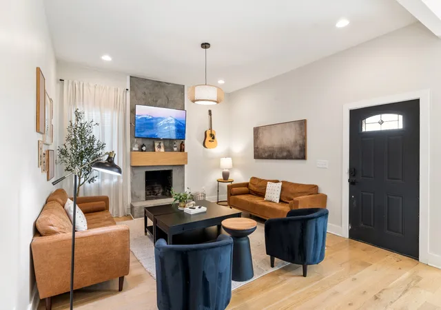 Photo 3 of Single family home for sale at 906 Morrison St, Nashville, TN 37208 | MLS# 3304829 | Listing updated on 2026-09-23