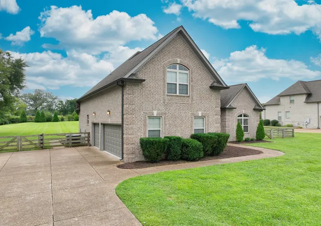 Photo 2 of Single family home for sale at 80 Cherokee Dock Rd, Lebanon, TN 37087 | MLS# 3320140 | Listing updated on 2026-09-21