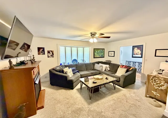 Photo 3 of Single family home for sale at 233 Twin Hl Dr, Greenville, KY 42345 | MLS# 3305154 | Listing updated on 2026-08-24