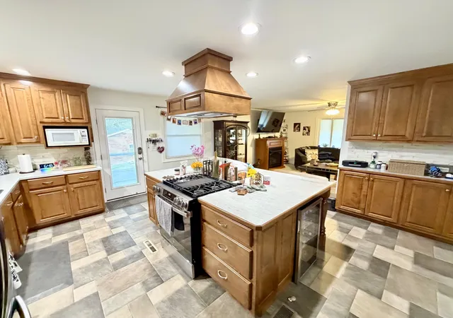 Photo 4 of Single family home for sale at 233 Twin Hl Dr, Greenville, KY 42345 | MLS# 3305154 | Listing updated on 2026-08-24