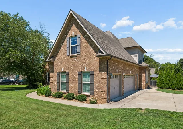 Photo 2 of Single family home for sale at 804 Twin View Dr, Murfreesboro, TN 37128 | MLS# 3305105 | Listing updated on 2026-08-20