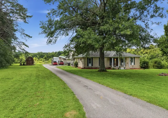 Photo 2 of Single family home for sale at 1830 Mcbride Rd, Lewisburg, TN 37091 | MLS# 3305548 | Listing updated on 2026-09-06