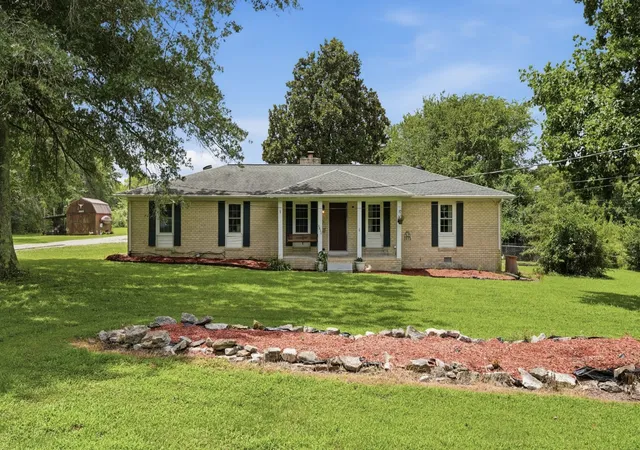 Photo 3 of Single family home for sale at 1830 Mcbride Rd, Lewisburg, TN 37091 | MLS# 3305548 | Listing updated on 2026-09-06