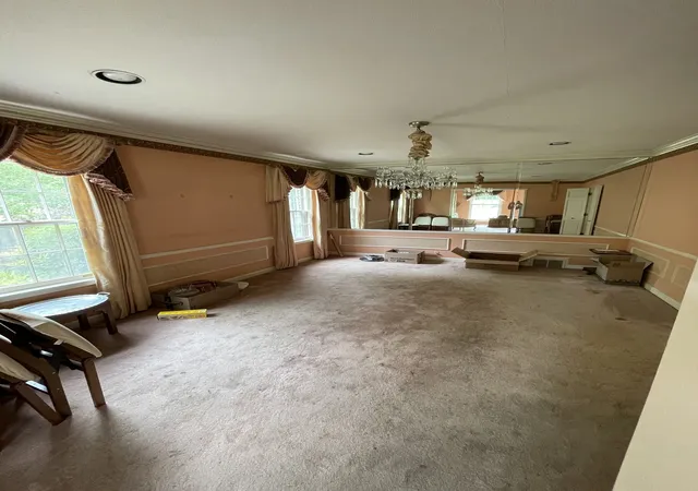 Photo 3 of Single family home for sale at 5534 Walnut Grv Rd, Memphis, TN 38120 | MLS# 3305115 | Listing updated on 2026-07-23