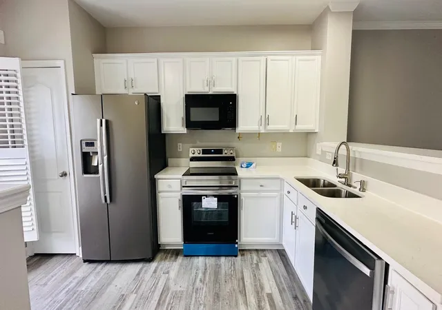 Photo 3 of Townhouse for sale at 106 Northcrest Cmns Cir, Nashville, TN 37211 | MLS# 3309098 | Listing updated on 2026-08-12