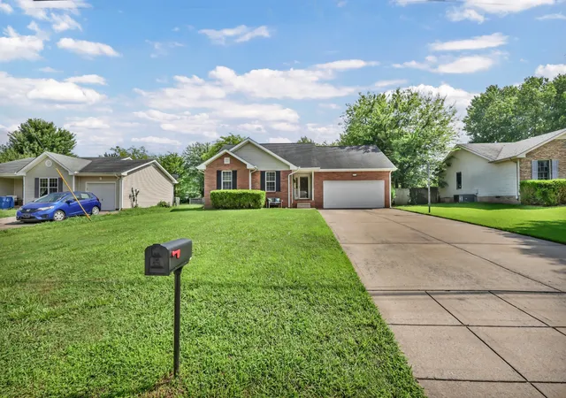 Photo 1 of Single family home for sale at 3230 N Senseney Cir, Clarksville, TN 37042 | MLS# 3305226 | Listing updated on 2026-09-04