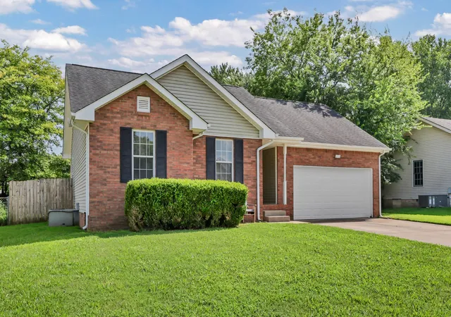 Photo 4 of Single family home for sale at 3230 N Senseney Cir, Clarksville, TN 37042 | MLS# 3305226 | Listing updated on 2026-09-04