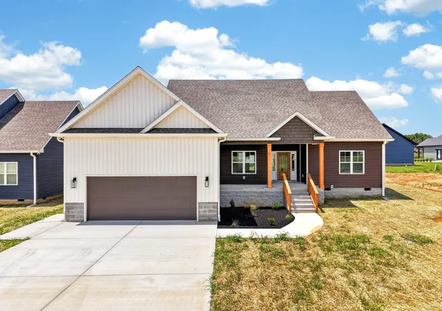 Single family home for sale at 711 Lasters Ave, Elkton, KY 42220 | MLS# 3305190