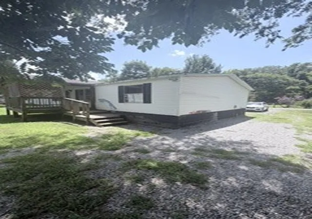 3rd image of 605 Gin St, Winchester, TN 37398 | MLS# 3306570