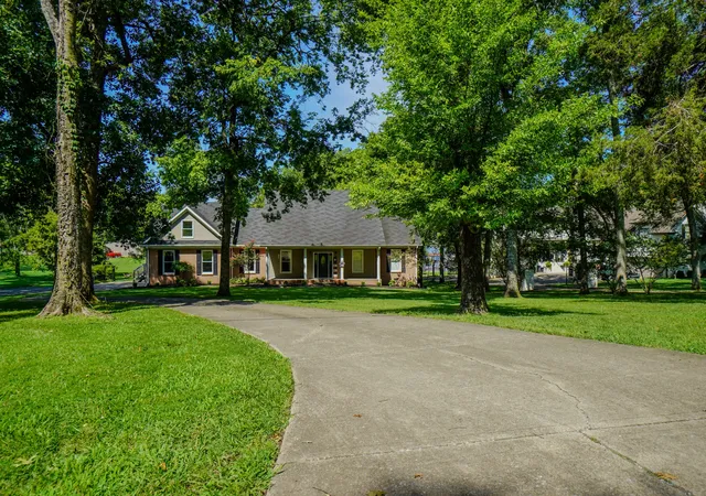 Photo 1 of Single family home for sale at 242 Lake Ter Dr, Hendersonville, TN 37075 | MLS# 3305375 | Listing updated on 2026-10-07