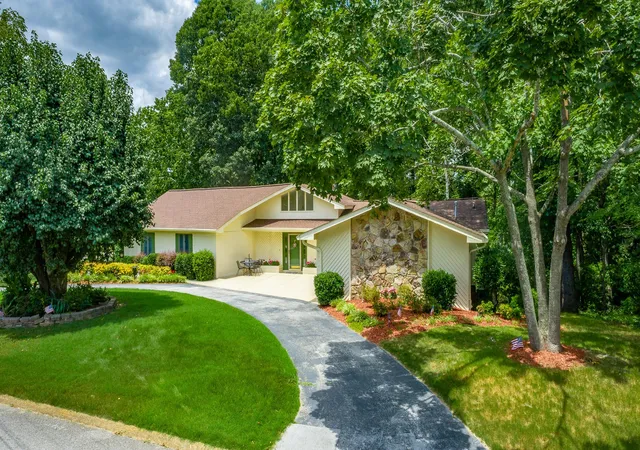 3rd image of 6422 Lake Shadows Circle, Hixson, TN 37343 | MLS# 3311754