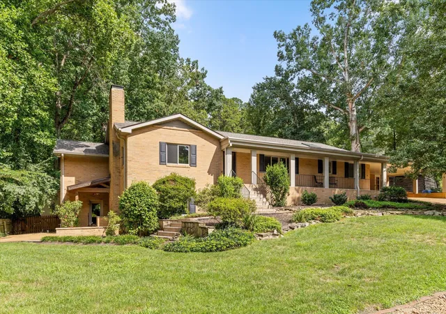 1st image of 1910 Mcdade Lane, Chattanooga, TN 37405 | MLS# 3515353