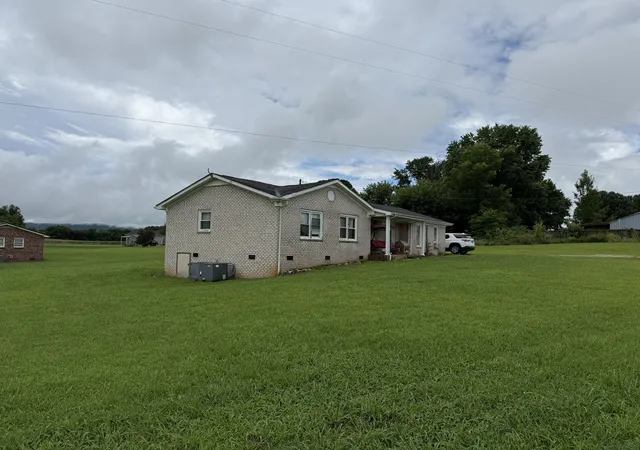 2nd image of 1361 Joyce Ln, Winchester, TN 37398 | MLS# 3305233