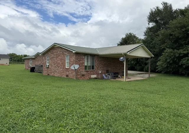 Photo 3 of Single family home for sale at 1325 Joyce Ln, Winchester, TN 37398 | MLS# 3305239 | Listing updated on 2026-08-26
