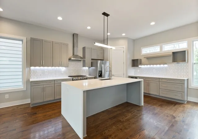 Photo 1 of Single family home for sale at 525b 31st Avenue N, Nashville, TN 37209 | MLS# 3306044 | Listing updated on 2026-08-31