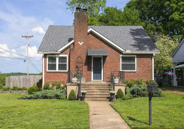 2nd image of 806 Fleming St, Columbia, TN 38401 | MLS# 3305276
