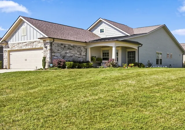 Photo 2 of Single family home for sale at 4007 Scott Ct, Spring Hill, TN 37174 | MLS# 3305723 | Listing updated on 2026-10-07