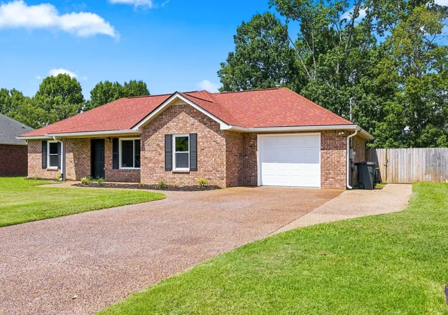 Photo 3 of Single family home for sale at 9008 Lomond Dr, Smyrna, TN 37167 | MLS# 3336196 | Listing updated on 2026-09-19