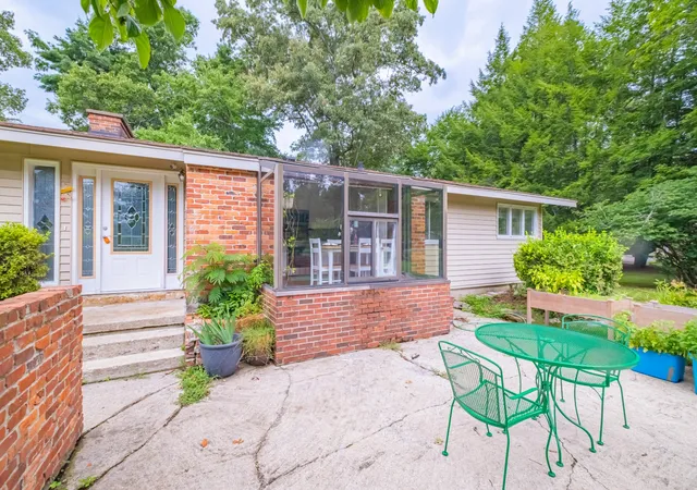 3rd image of 1915 Country Club Dr, Tullahoma, TN 37388 | MLS# 3305329