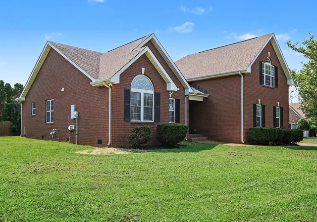 Photo 2 of Single family home for sale at 2904 Schoolside St, Murfreesboro, TN 37128 | MLS# 3320527 | Listing updated on 2026-09-22