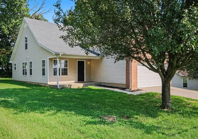 Photo 3 of Single family home for sale at 1109 Benton Mason Dr, La Vergne, TN 37086 | MLS# 3320517 | Listing updated on 2026-08-21