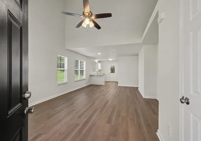 Photo 4 of Single family home for sale at 1109 Benton Mason Dr, La Vergne, TN 37086 | MLS# 3320517 | Listing updated on 2026-09-28