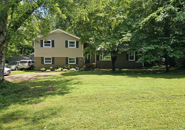 Photo 1 of Single family home for sale at 1215 Parkview Ter, Murfreesboro, TN 37130 | MLS# 3499766 | Listing updated on 2026-08-07