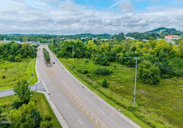 2nd image of 2475 Creekwood Park Boulevard, Lenoir City, TN 37772 | MLS# 3305410