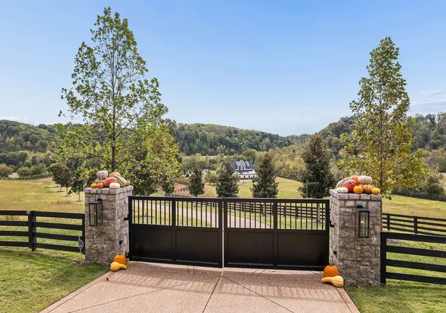 Photo 4 of Single family home for sale at 5747 Garrison Rd, Franklin, TN 37064 | MLS# 3305447 | Listing updated on 2026-10-23