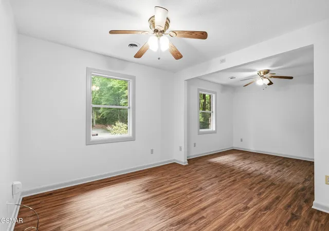 30th image of 220 Seaton Dr, Gatlinburg, TN 37738 | MLS# 3305413