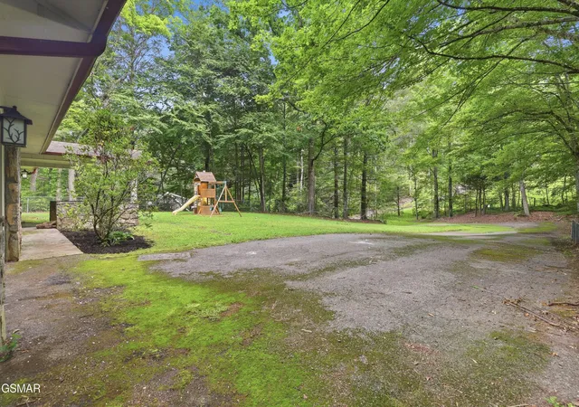 5th image of 220 Seaton Dr, Gatlinburg, TN 37738 | MLS# 3305413
