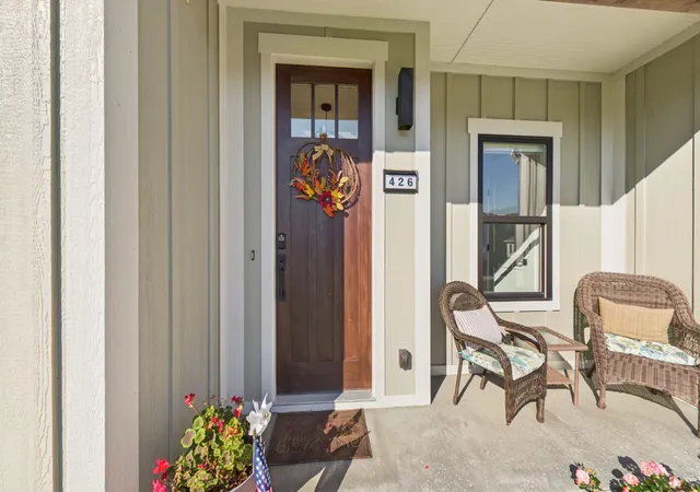 Photo 4 of Single family home for sale at 426 Moon Bay Dr, Kuttawa, KY 42055 | MLS# 3305756 | Listing updated on 2026-10-08