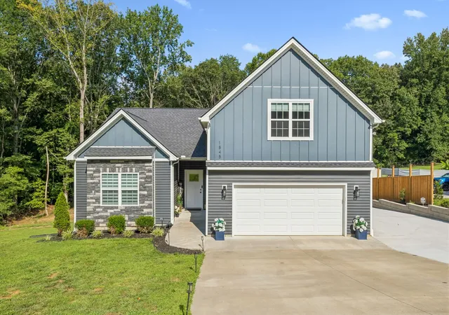 1st image of 1845 Dinsmore Rd, Clarksville, TN 37040 | MLS# 3305459