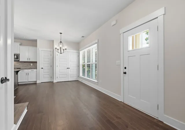 Photo 3 of Single family home for sale at 2305 Lacy St, Nashville, TN 37208 | MLS# 3306125 | Listing updated on 2026-08-25