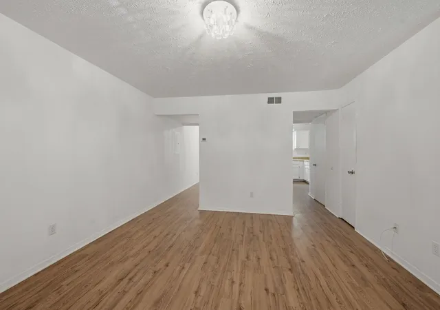 Photo 4 of Townhouse for sale at 211 Oak Grv Dr, Nashville, TN 37217 | MLS# 3305564 | Listing updated on 2026-07-24