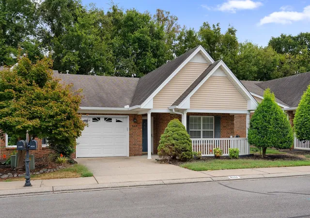 Photo 2 of Townhouse for sale at 404 Forest Glen Cir, Murfreesboro, TN 37128 | MLS# 3601472 | Listing updated on 2026-09-26