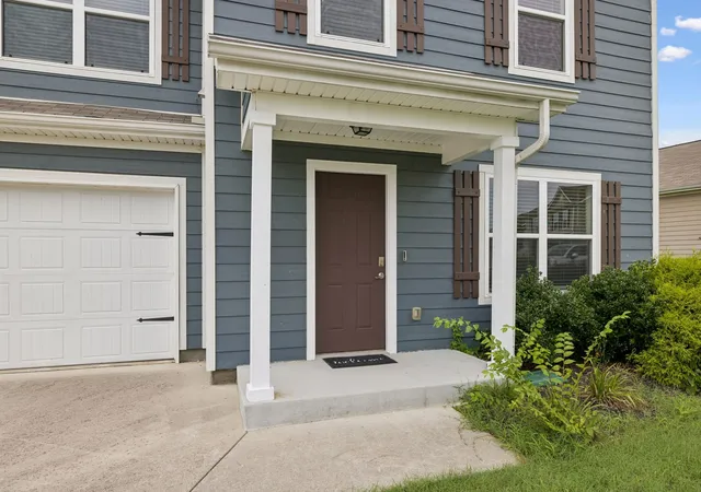 Photo 1 of Single family home for sale at 2708 Swarm Ct, Columbia, TN 38401 | MLS# 3305752 | Listing updated on 2026-10-09