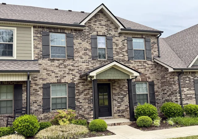 Photo 2 of Townhouse for sale at 5628 Maples Retreat Dr, Murfreesboro, TN 37127 | MLS# 3305985 | Listing updated on 2026-09-06